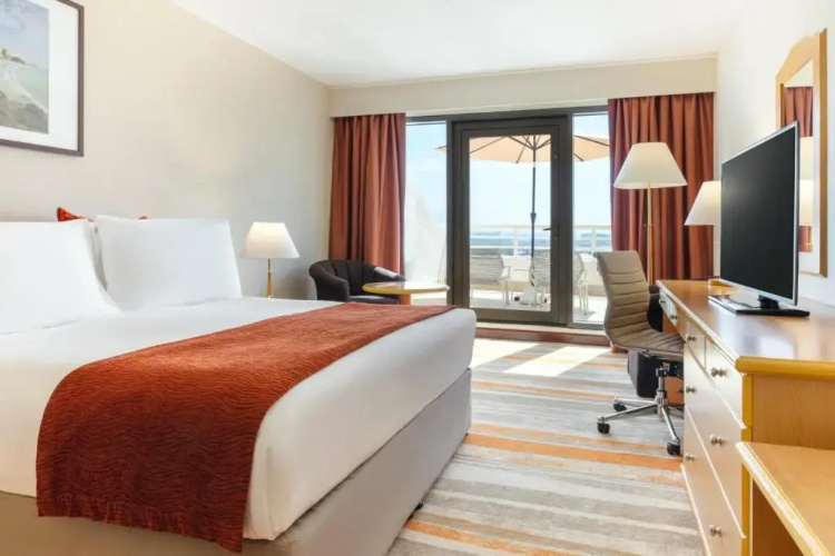 Crowne Plaza Muscat by IHG Hotel