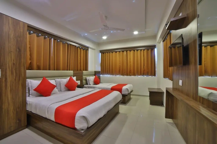 Standard Triple room
