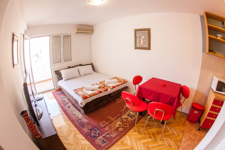 1 Bedroom Apartment with balcony and with view