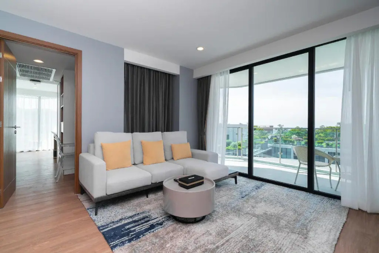 2 Bedrooms Deluxe Suite with balcony and with mountain view