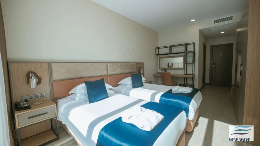 Standard Twin room with city view