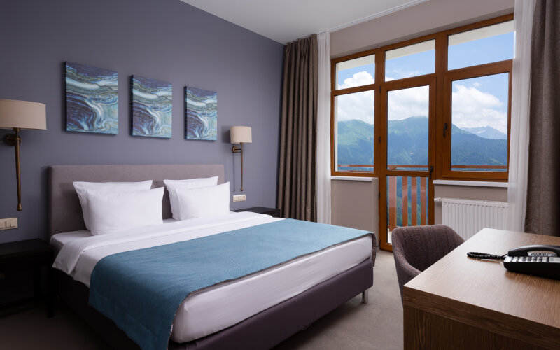 Двухместный люкс Panorama с балконом и с видом на горы (двуспальная кровать) - изображение 1