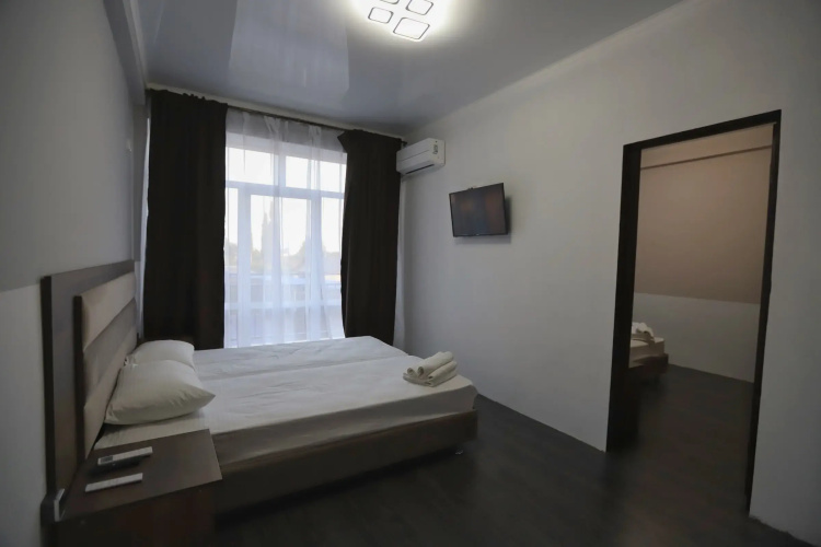 Golden City Hotel
