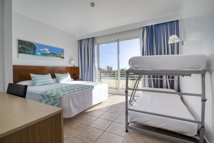 Standard Quadruple room with balcony