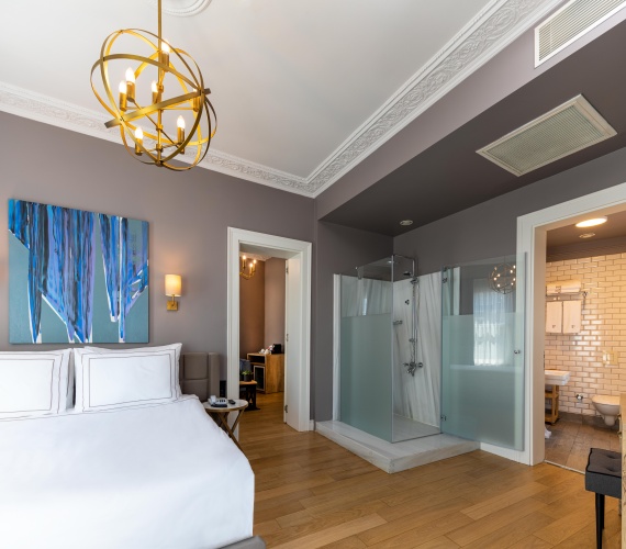 Double Suite with balcony and with city view