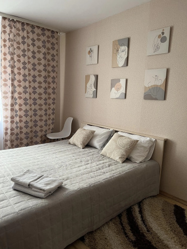 Фотография номера квартиры Апартаменты AmaFlat Просторная Квартира в Центре с Видом на Стелу