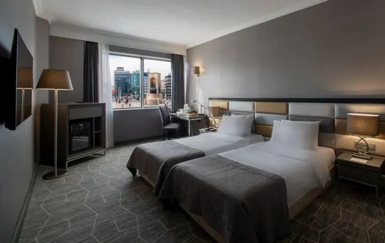 Superior Double room with city view