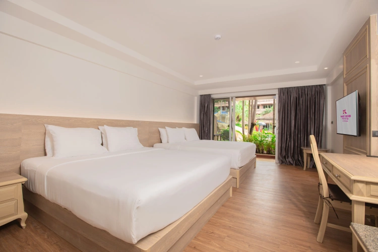 Family Quadruple room with balcony