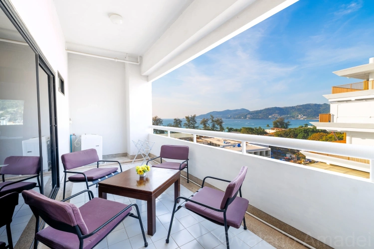 2 Bedrooms Apartment with balcony and with sea view