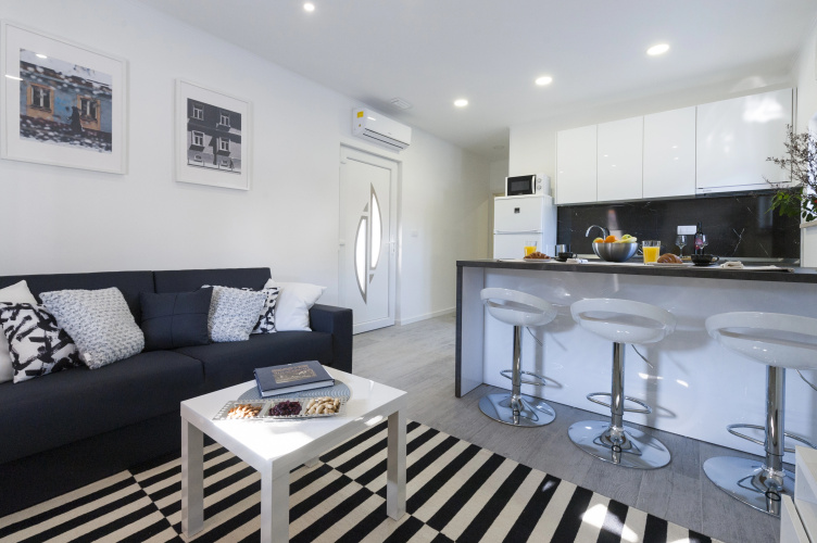 I.P.S. Apartments