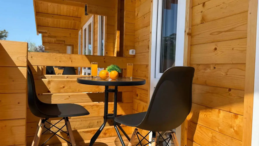 Guest house "bronau Mira"