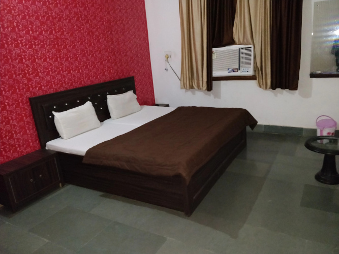 Manish Chauhan Guest House