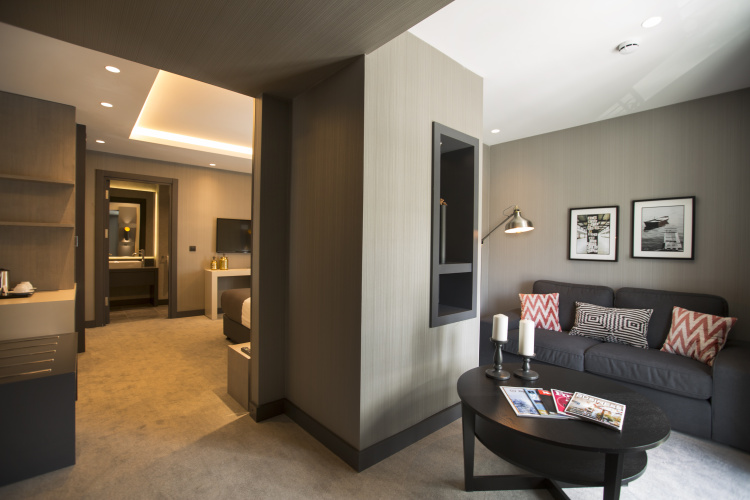 Corner Suite