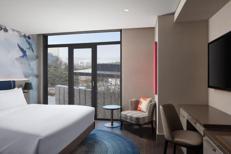 Standard Double room with city view