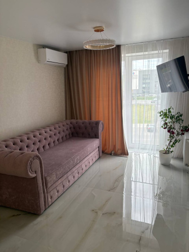 S Dizaynerskim Remontom V Tsentre Bresta Flat