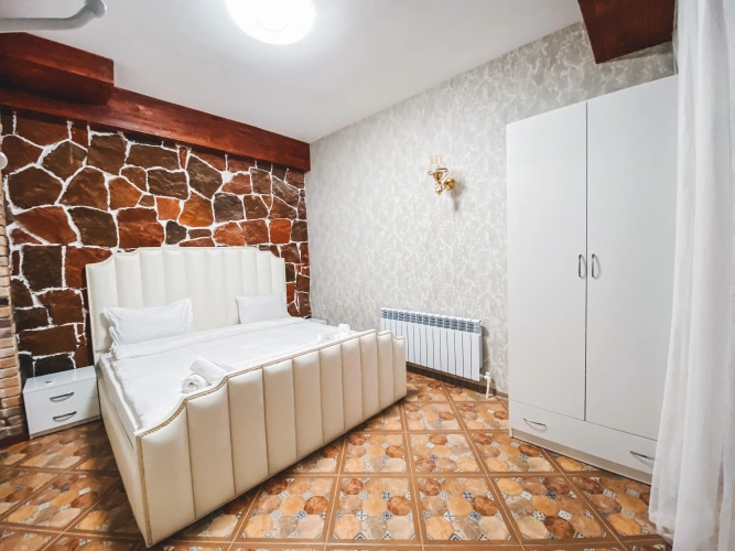 2 Bedrooms Triple Apartment