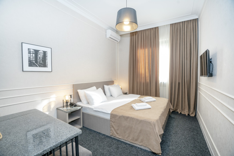 Standard Double room with view