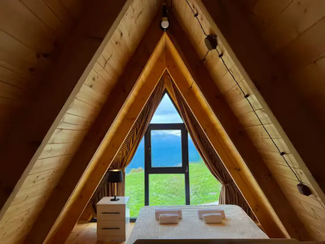 1 Bedroom Cottage with balcony and with mountain view