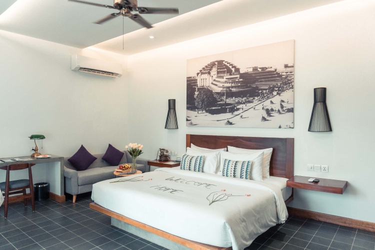 Standard Club room with balcony and with view