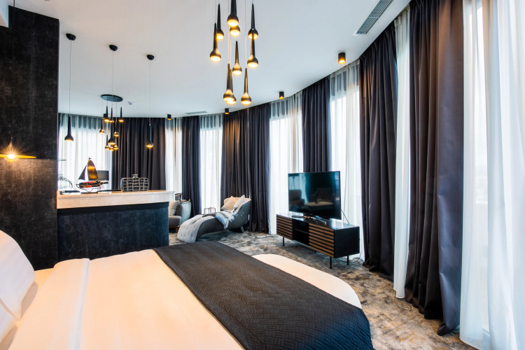 Adamo Hotel