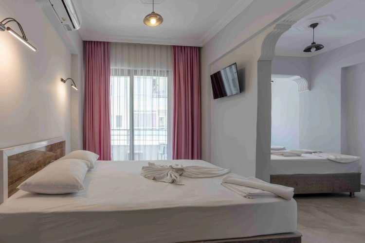Standard Quadruple room with balcony