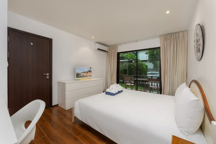 Suite Sangir Rawai Beachfront Title Condo Apartments