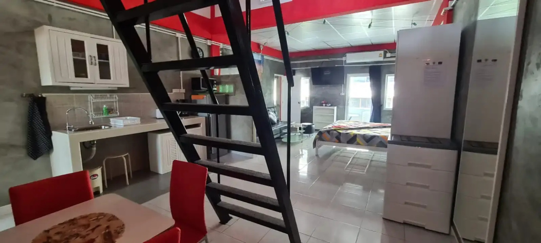 Suites & Gym Karon Apartments