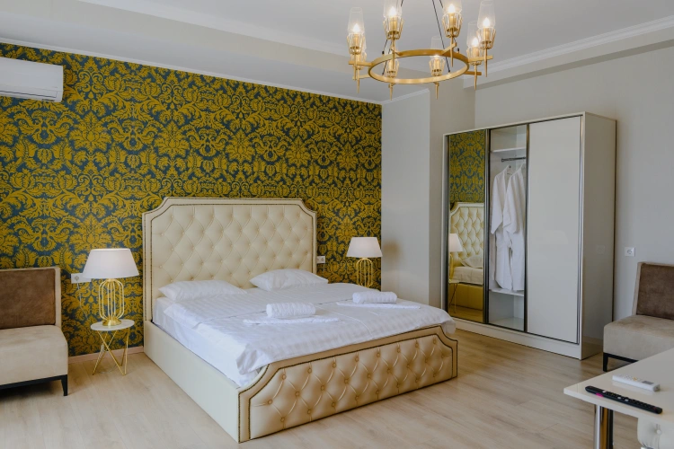 Suite with balcony and with view