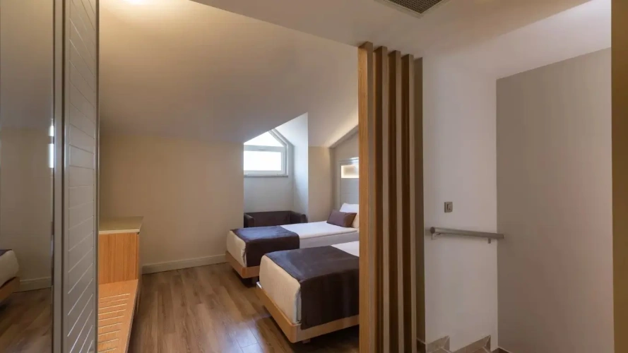 Deluxe Quadruple Family Duplex room