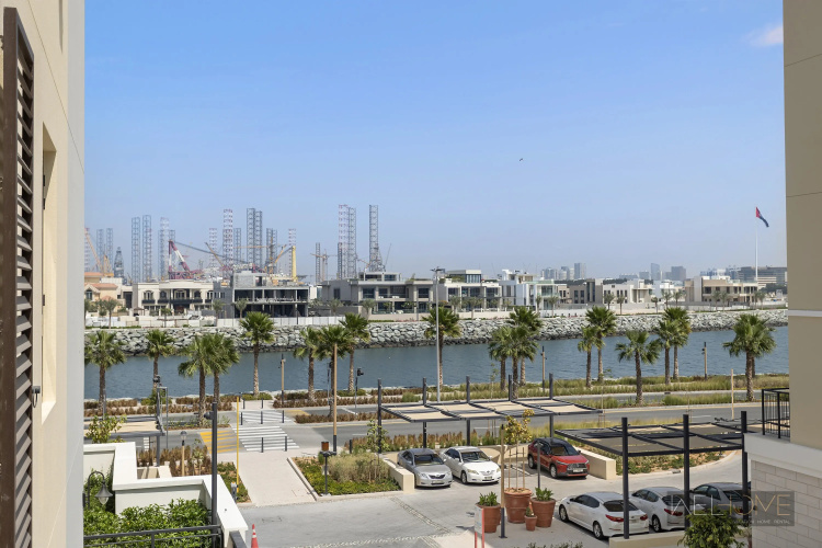 WelHome - Incredible Waterfront Apt with Mesmerizing Views, Apartments