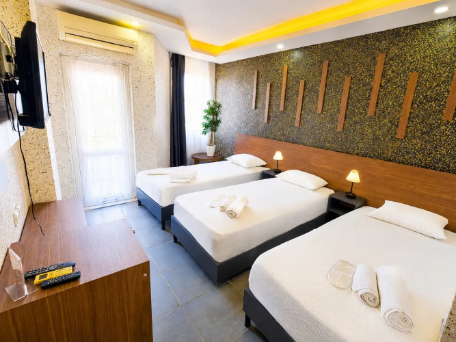 Deluxe Family room with balcony and with garden view