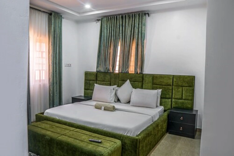 2 Bedrooms Apartment