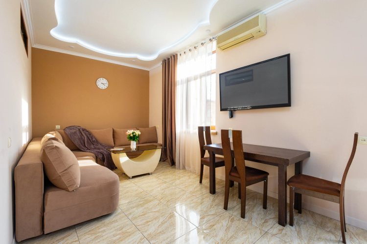 2-K, Ulitsa Amiryana, Am104 Flat