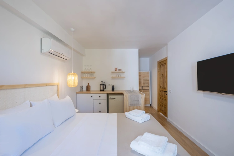 Quintuple Family Suite with garden view