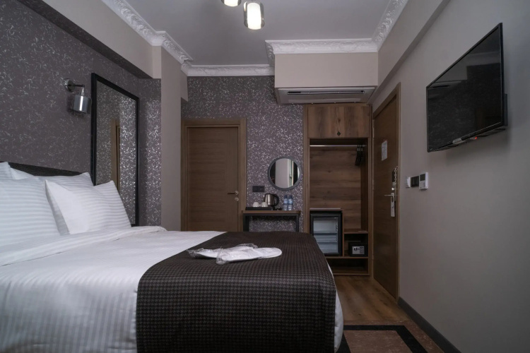 Grand Clover Hotel