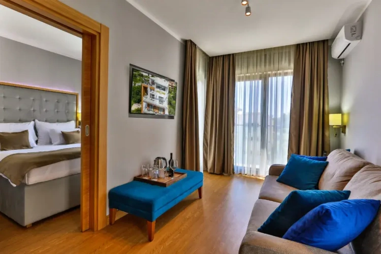 1 Bedroom Apartment with sea view