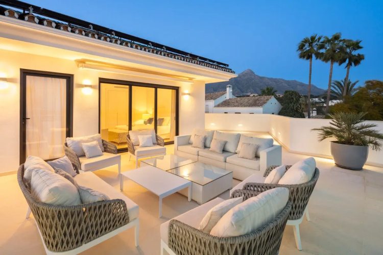 All About Villa Breeze