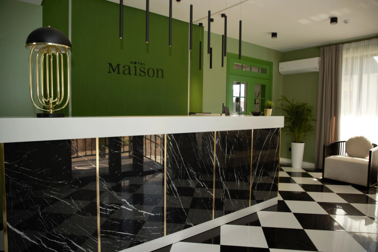 Maison Hotel