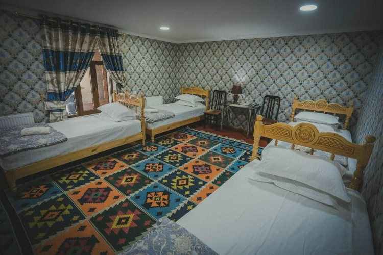 Parivash Guest Hotel