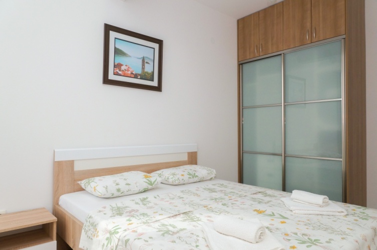 1 Bedroom Apartment with balcony and with view