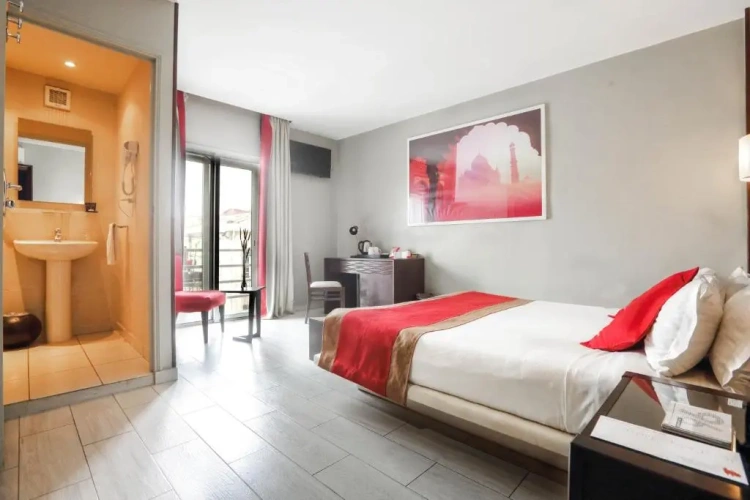 Deluxe room with balcony and with view