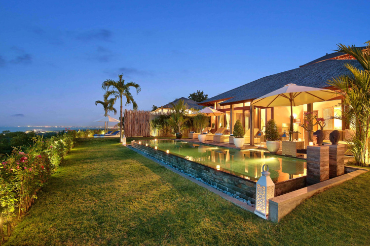 Hidden Hills Villa