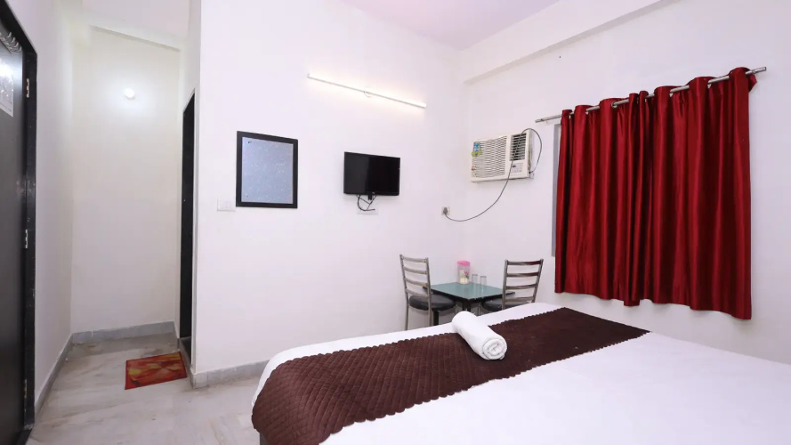NoVo Agra Hotel