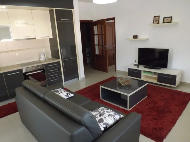 2 Bedrooms Apartment with balcony and with view