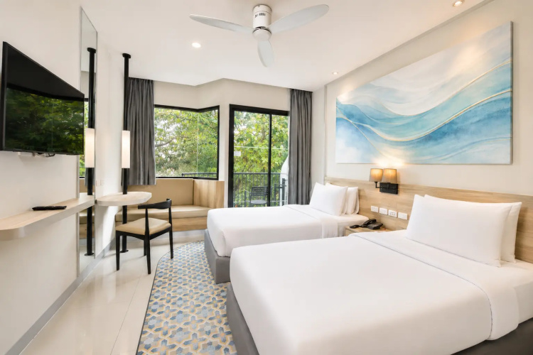 Superior Double room with balcony and with garden view