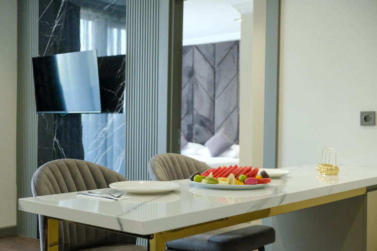 Suite with balcony and with view