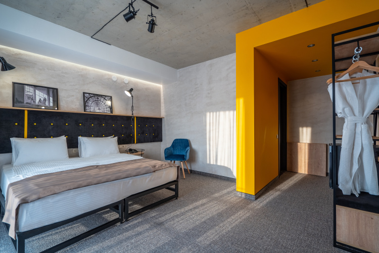 Double Suite