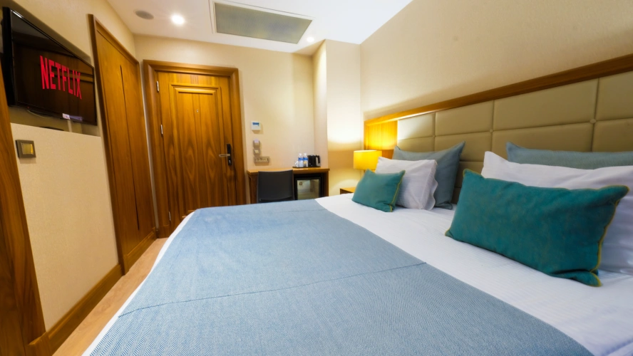 Economy room