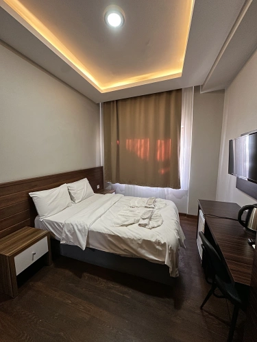 Standard Double room with city view