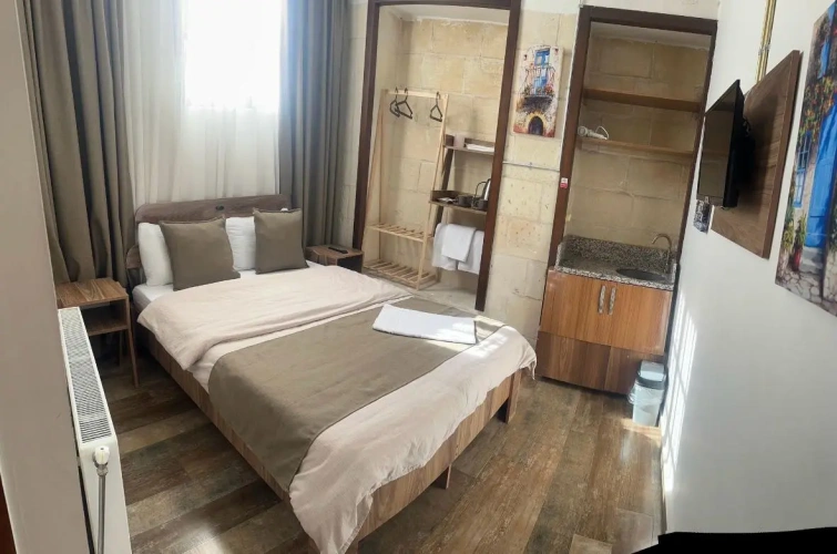 Standard room with city view